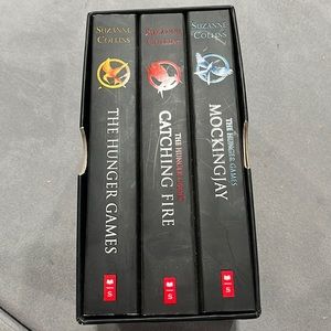 Hunger games trilogy set